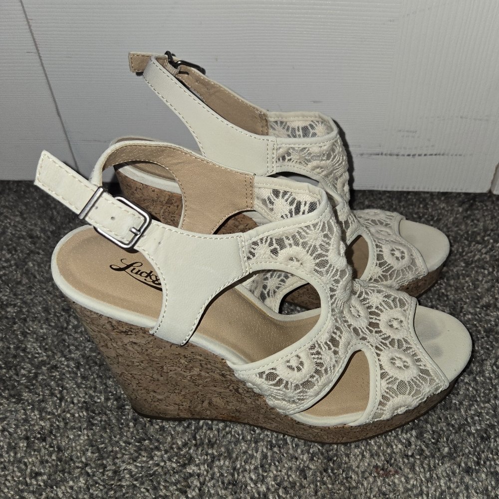 Lucky Brand Ivory Crochet Lace Wedge Sandals Shoes, Size9, Excellent Condition - Picture 3 of 7